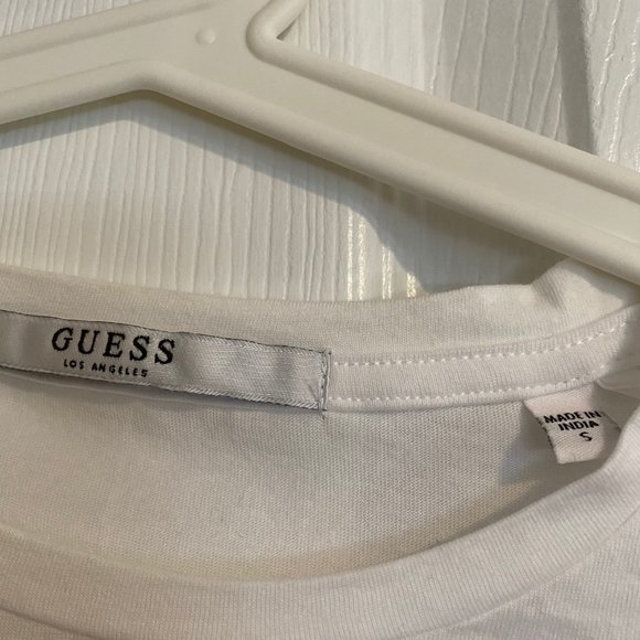 *NWOT* Guess Active White Graphic Crop Top - Picture 4 of 4